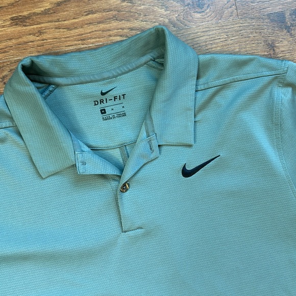 Nike Dri-Fit Green Polo, Medium, sage green, light green polo - Picture 2 of 3